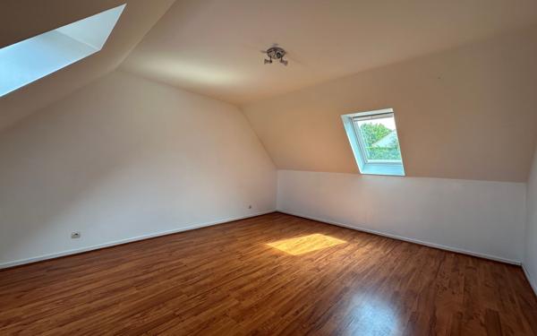 Maison à louer    6 pièces •  Thoiry