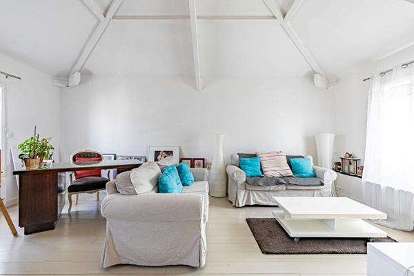 La Garenne Colombes . Très Belle maison familiale et ses 2 Jardins