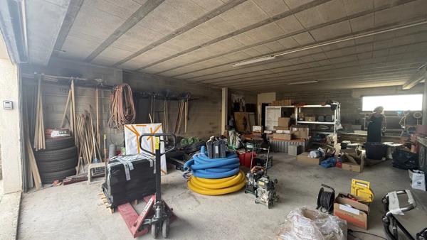 Location Fonds de commerce 2 pièces 105 m2 à Pourrières