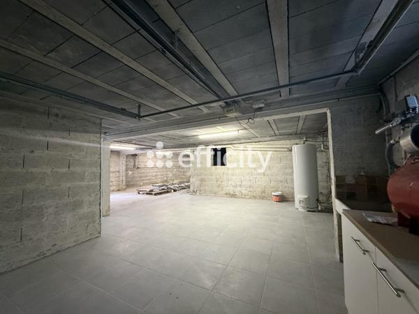 Maison
         7 pièces
        - 228 m² 318 000 € *