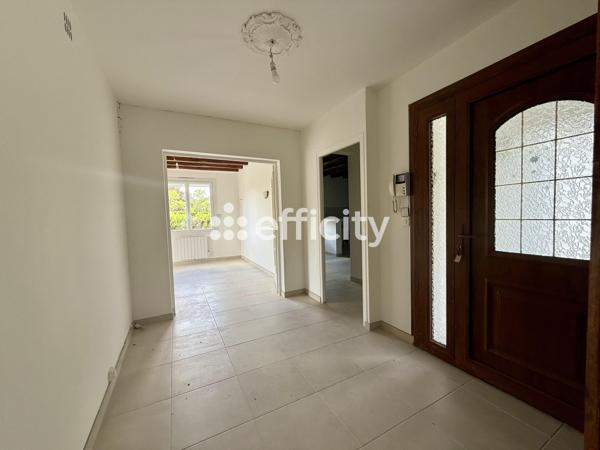 Maison
         7 pièces
        - 228 m² 318 000 € *