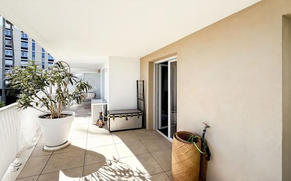 Appartement à vendre    3 pièces • 75 m2 Villeneuve-Loubet