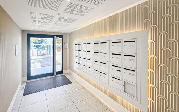 Appartement à vendre    3 pièces • 75 m2 Villeneuve-Loubet