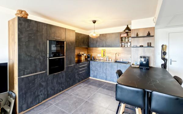 Appartement à vendre    3 pièces • 75 m2 Villeneuve-Loubet