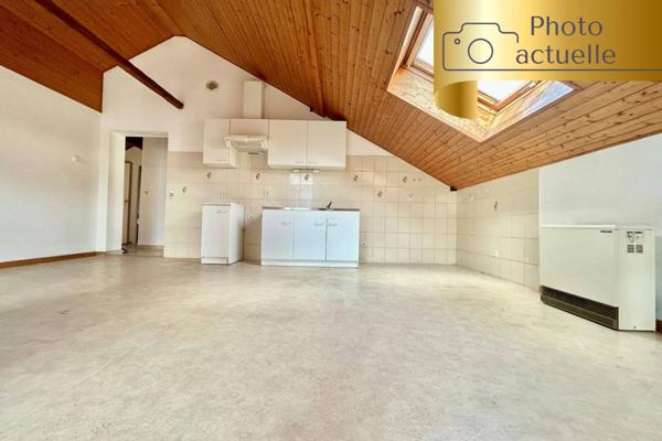 T4 – DERNIER ÉTAGE lumineux et plein de charme à MARIGNIER