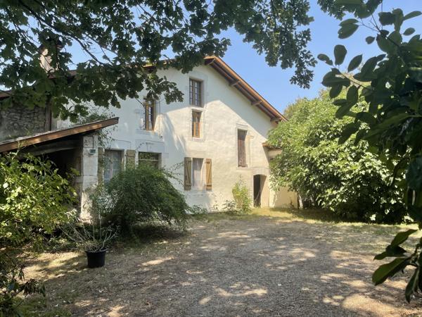 Maison de caractère avec dépendance sur 5100 m² de terrain