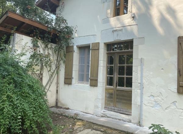 Maison de caractère avec dépendance sur 5100 m² de terrain