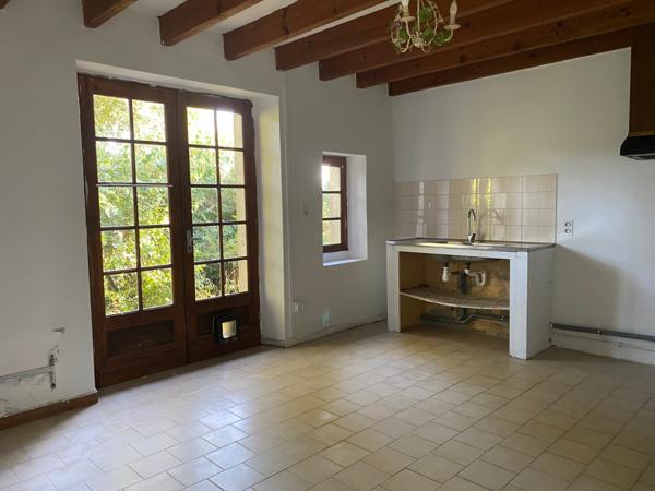 Maison de caractère avec dépendance sur 5100 m² de terrain