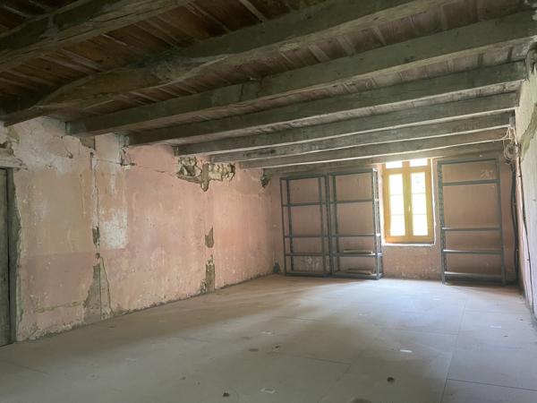 Maison de caractère avec dépendance sur 5100 m² de terrain