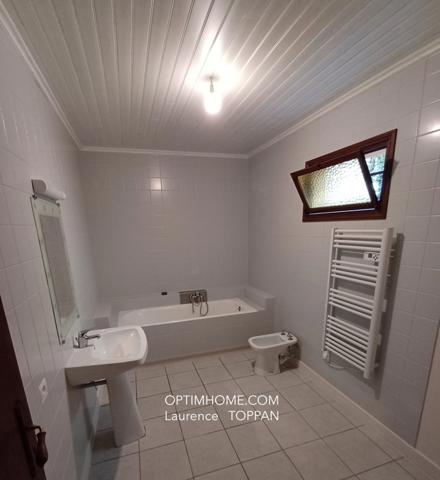 Local professionnel avec logement loué