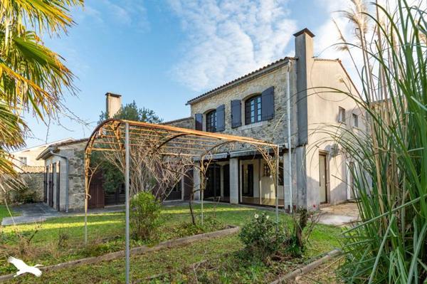 Maison à vendre |  Lesparre-Médoc |  7 pièces | 215 m²