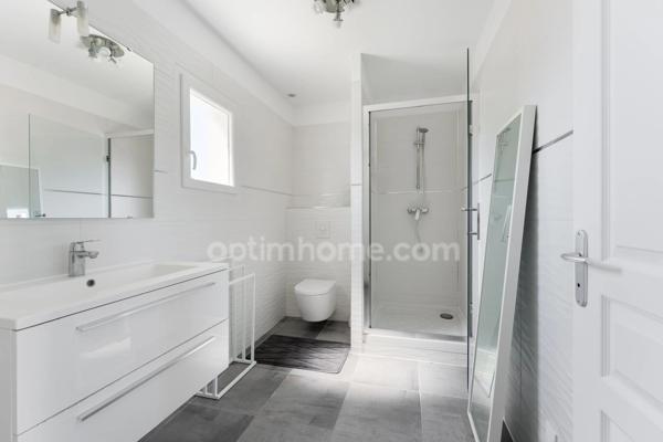 LUNEL (34400) – MAISON INDIVIDUELLE – 4 CHAMBRES – PISCINE CHAUFFÉE – TERRASSE – 2 LOGEMENTS – GARAGE