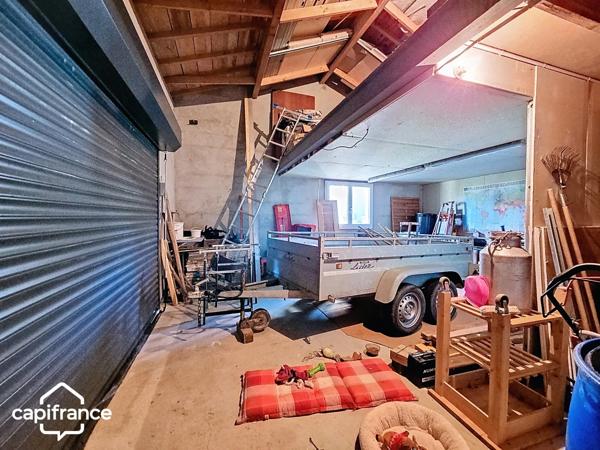 Maison de plain-pied 121 m² – 3 chambres – 3 garages (87m²) – terrain clos 1 454 m² – Boussais (79) proche Airvault