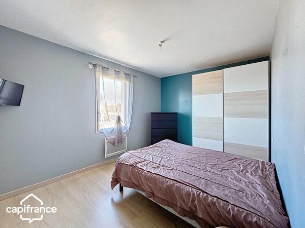Maison de plain-pied 121 m² – 3 chambres – 3 garages (87m²) – terrain clos 1 454 m² – Boussais (79) proche Airvault