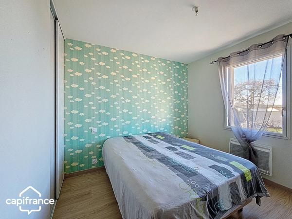 Maison de plain-pied 121 m² – 3 chambres – 3 garages (87m²) – terrain clos 1 454 m² – Boussais (79) proche Airvault