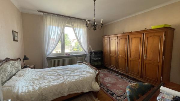 // GRANDE MAISON FAMILIALE DE 410 M² // 5 CHAMBRES AVEC FORT POTENTIEL /TERRAIN CLOS ARBORE // CAVES // GARAGE //
