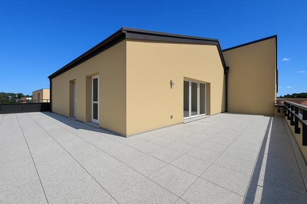 Metz (57070) À VENDRE ! APPARTEMENT EN ATTIQUE - TERRASSE DE 63m2 - STATIONNEMENT PRIVATIF