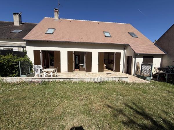 Vente                                                      Maison de village
                        
                     7 pièces                      145 m2                     à Moret-Loing-Et-Orvanne