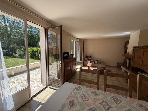 Vente                                                      Maison de village
                        
                     7 pièces                      145 m2                     à Moret-Loing-Et-Orvanne