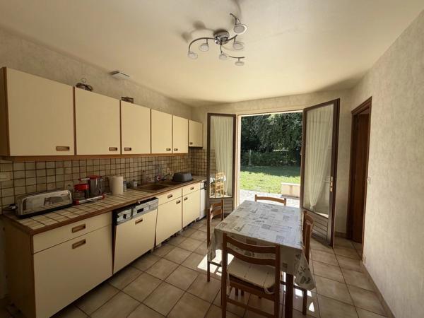 Vente                                                      Maison de village
                        
                     7 pièces                      145 m2                     à Moret-Loing-Et-Orvanne