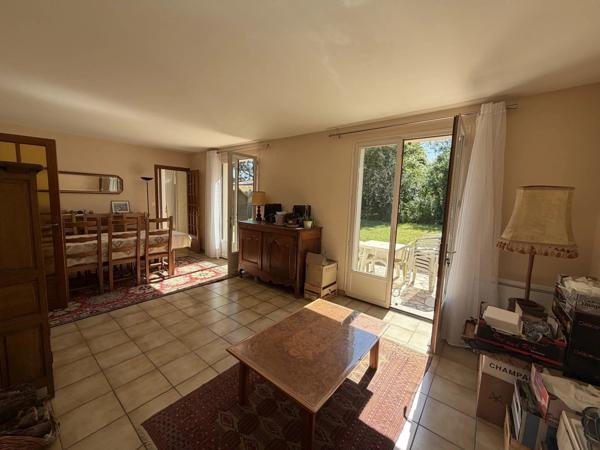 Vente                                                      Maison de village
                        
                     7 pièces                      145 m2                     à Moret-Loing-Et-Orvanne