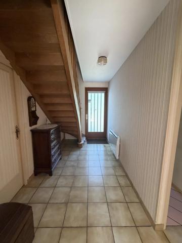 Vente                                                      Maison de village
                        
                     7 pièces                      145 m2                     à Moret-Loing-Et-Orvanne