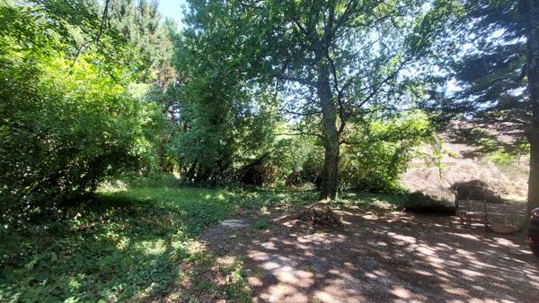 Terrain
        
        - 814 m² 240 000 € *