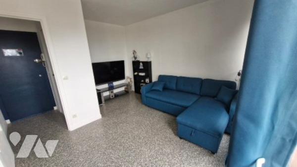 APPARTEMENT dans résidence avec vue mer et sur le port de plaisance :