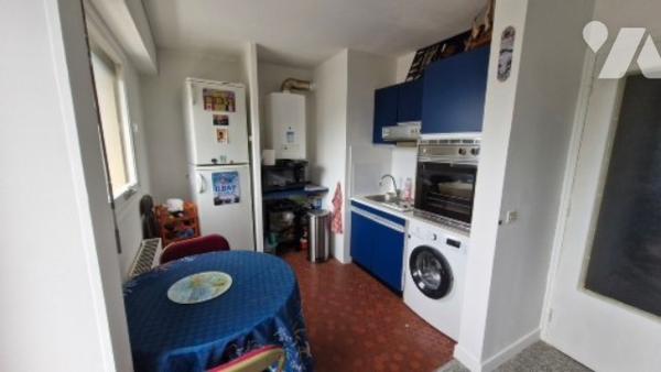 APPARTEMENT dans résidence avec vue mer et sur le port de plaisance :