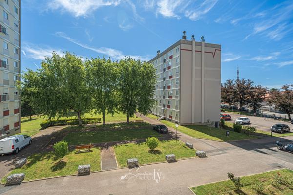 Appartement
         3 pièces
        - 57 m² Exclusivité 67 400 € *
