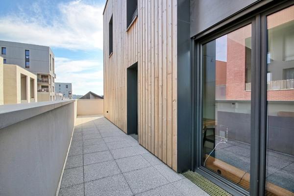 Bordeaux Bacalan appartement F4 en excellent état de 86m² (84m² carrez) avec terrasse de 56m² proche tramway B