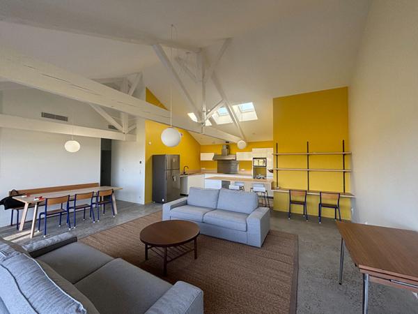 À LOUER Appartement T4 style loft à 5 minutes de Dax, avec vue sur la campagne