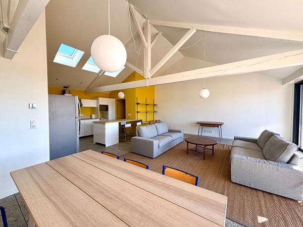 À LOUER Appartement T4 style loft à 5 minutes de Dax, avec vue sur la campagne