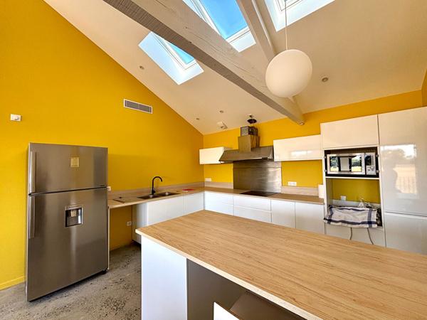 À LOUER Appartement T4 style loft à 5 minutes de Dax, avec vue sur la campagne