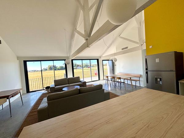 À LOUER Appartement T4 style loft à 5 minutes de Dax, avec vue sur la campagne