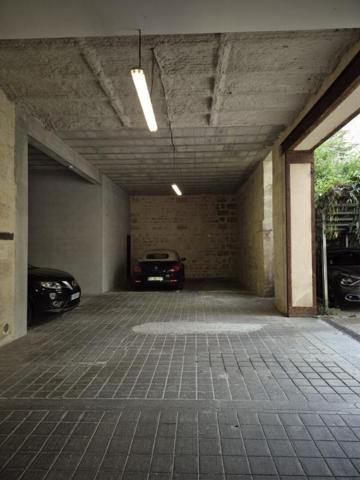 EXCLUSIVITÉ BEL APPARTEMENT TRAVERSANT, T4, LOGGIA, PARKING COUVERT, CAVE