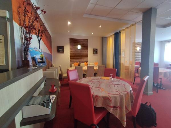 À VENDRE – RESTAURANT AVEC LICENCE IV – LOUDÉAC (22)