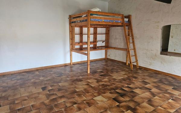 Appartement à louer    1 pièce • 45 m2 Six-Fours-les-Plages