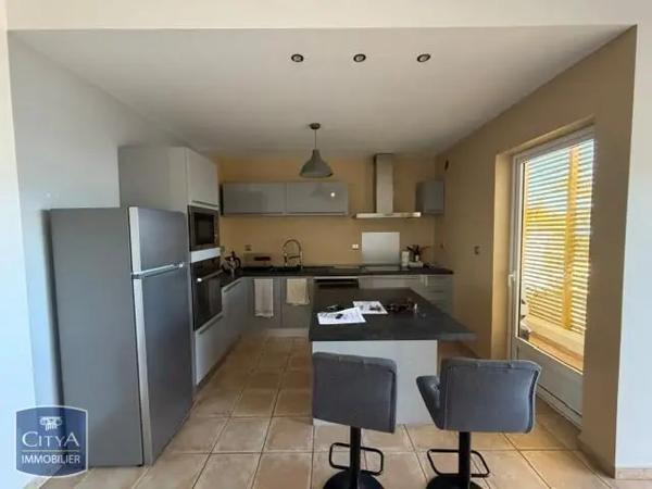 Appartement à louer 3 pièces 70.27m² Saint-Leu (97424)
