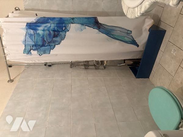 Exclusivité ! Belle maison de village à restaurer avec jardin sur l'arrière. Faites-vite, car rare !