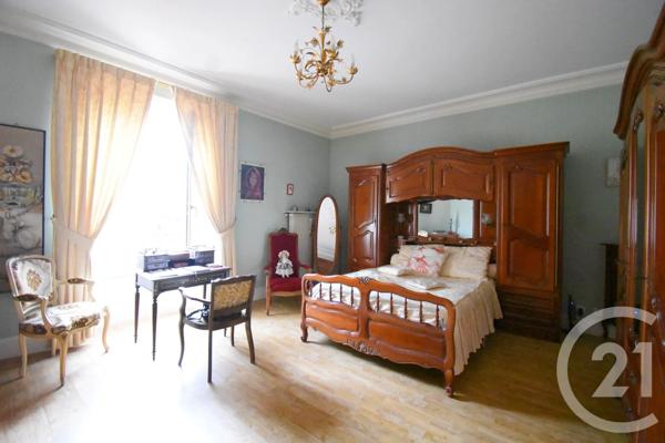 Appartement F4 à vendre  4 pièces - 147,29 m 2   VICHY  - 03