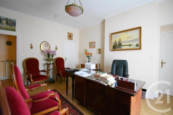 Appartement F4 à vendre  4 pièces - 147,29 m 2   VICHY  - 03