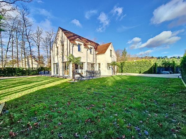 Maison Lamorlaye 7 pièce(s) 200 m2