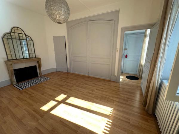 Besançon – La Boucle | Appartement 55 m² – 1 chambre – Cour calme