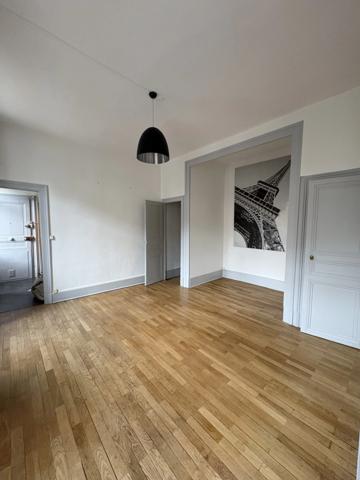 Besançon – La Boucle | Appartement 55 m² – 1 chambre – Cour calme