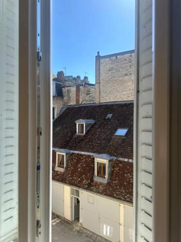 Besançon – La Boucle | Appartement 55 m² – 1 chambre – Cour calme
