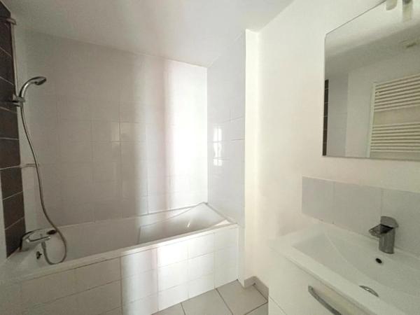 Appartement à louer 3 pièces 73.69m² Sochaux (25600)