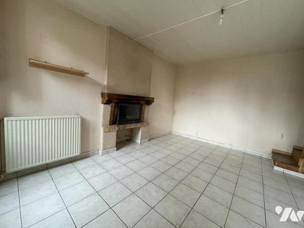 A VENDRE -MAISON - LIVRE LA TOUCHE