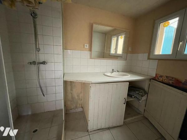 A VENDRE -MAISON - LIVRE LA TOUCHE