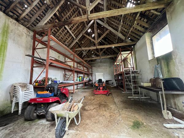 Maison à vendre 5 pièces (49) avec de nombreuses dépendances habitables